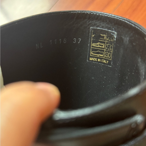 LOUIS VUITTON WONDERLAND RANGER FLAT TALL LEATHER BOOTS . - Picture 11 of 12